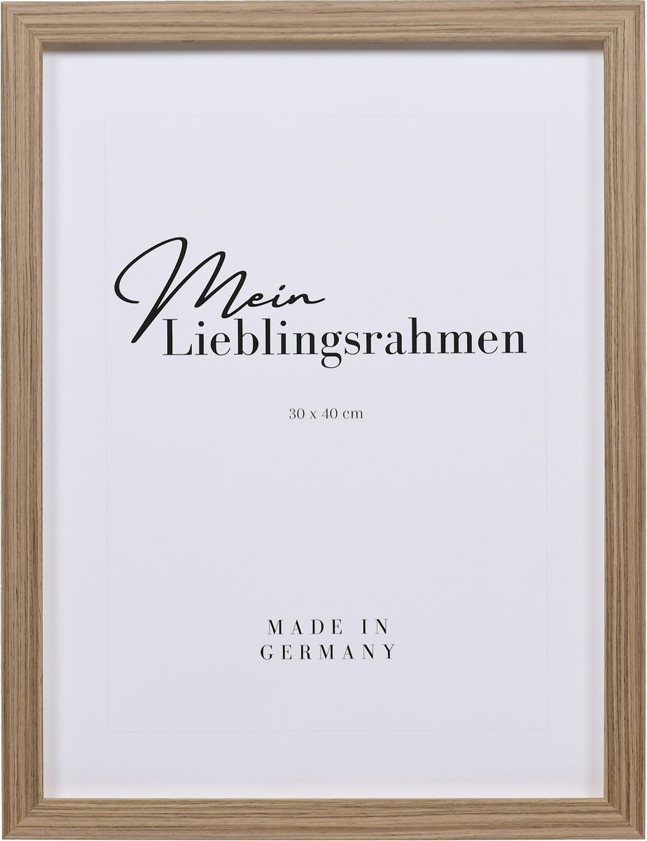 Frontansicht eines furnierten Massivholzrahmens in Nussbaum mit natürlicher Maserung im Landhausstil