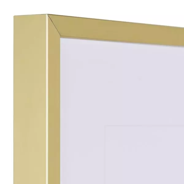 Ansicht der Ecke eines goldenen, matt eloxierten Aluminiumrahmens