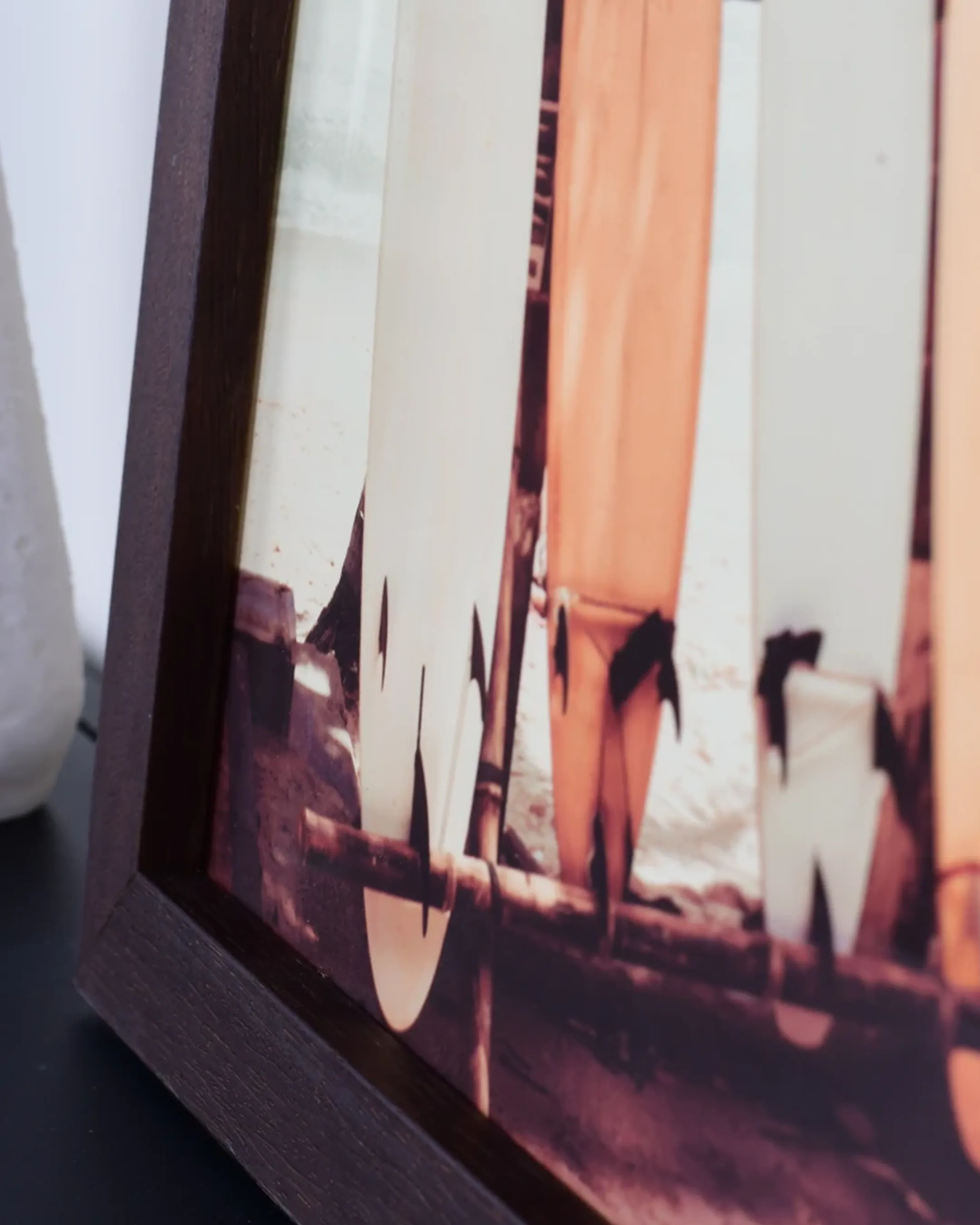 Bilderrahmen Holz Philippa Wenge im Wohnraum