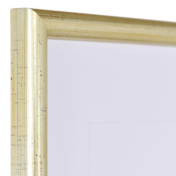 Ansicht der Ecke eines klassischen, offenporigen, silbernen Holzrahmens mit schmalem Halbrundprofil